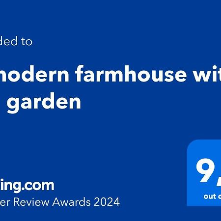 A Modern Farmhouse With Big Garden Trápeza Kültér fotó
